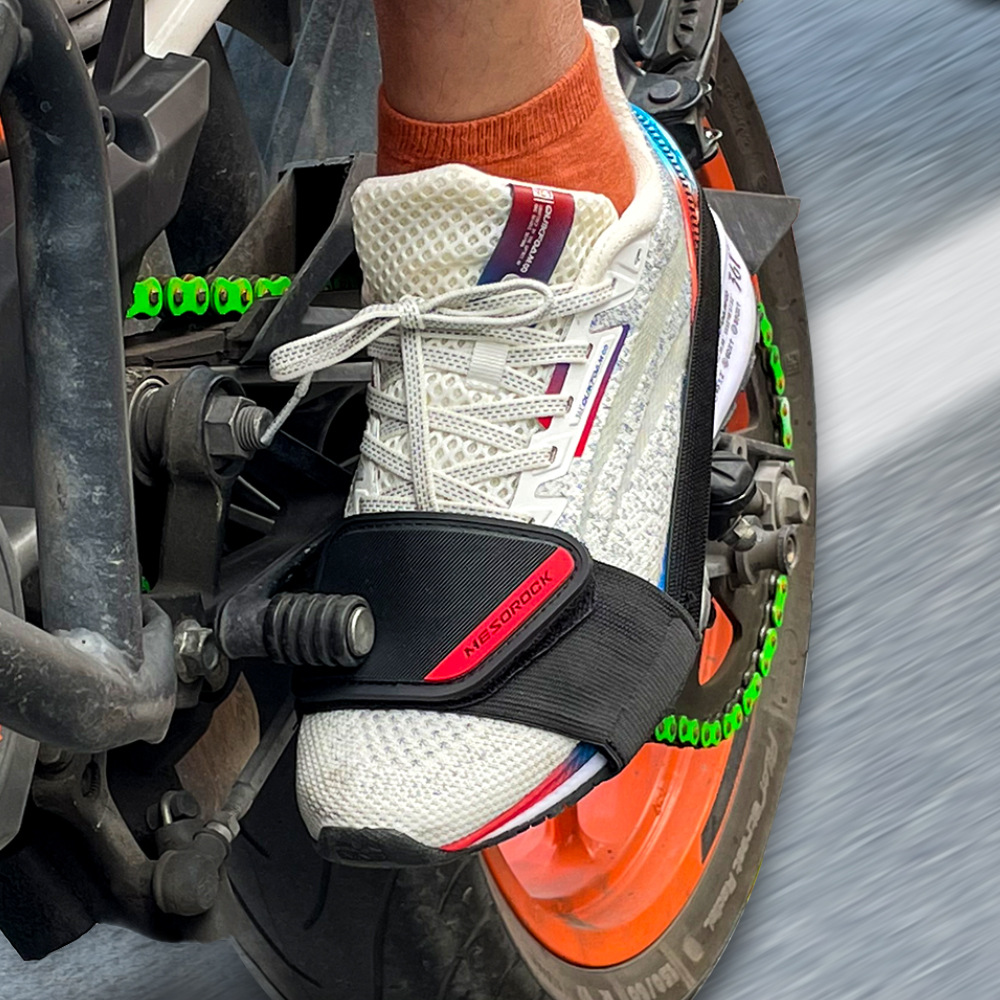 Motorcycle Gear Boots - ที่หุ้มรองเท้าสำหรับเปลี่ยนเกียร์มอเตอร์ไซค์ ปรับได้ ผลิตจาก TPU พร้อมสายรัดกันลื่น ใช้ได้กับรองเท้าบูทและรองเท้าทุกประเภท